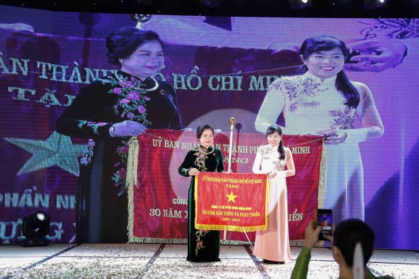Công ty CP nhựa Minh Hùng tổ chức lễ tri ân khách hàng nhân dịp kỷ niệm 30 năm thành lập công ty