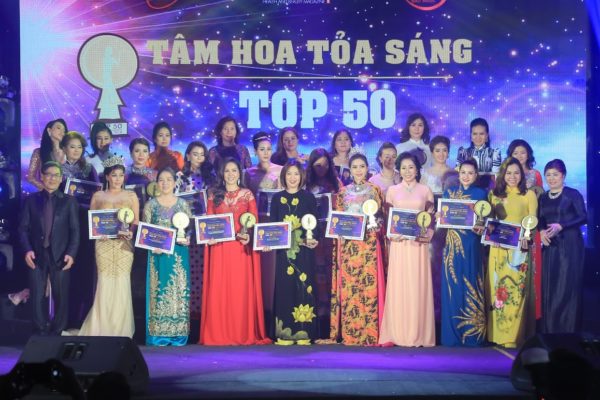 Kỷ niệm 88 năm thành lập ngày Phụ nữ Việt Nam và lễ tôn vinh 50 nữ doanh nhân trong thời đại mới.