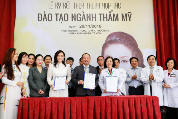 Lễ ký kết đào tạo giữa Trường TC Nguyễn Tất Thành và Bệnh viện Sài gòn ITO và Mạng lưới kết nối ngành làm đẹp Việt Nam VNB ( Vietnam Network Beauty VNB) 