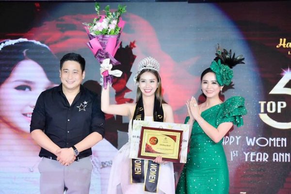 Danh hiệu “Nữ hoàng Khả ái 2019” chính thức được trao tặng cho doanh nhân trẻ Vũ Thị Hồng Nhung