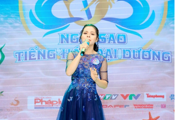 Bà chủ “Tranh gạo Quỳnh Vy” bước lên sân khấu âm nhạc để thỏa đam mê