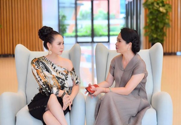 NSND Lan Hương, Nữ hoàng Bùi Thanh Hương – Bộ đôi giám khảo quyền lực của ‘Người đẹp Hoa Lư 2019’