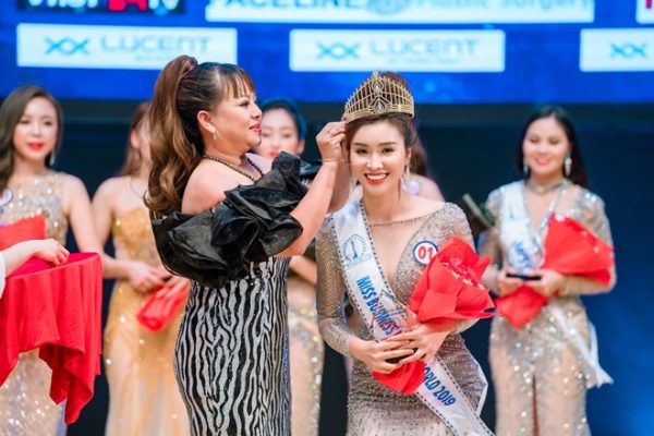 Doanh nhân Ngô Thu Hiền đăng quang danh hiệu Hoa hậu Doanh nhân Vì cộng đồng