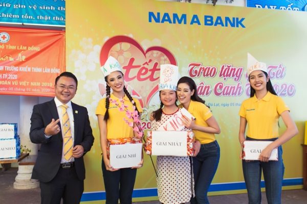 Top 3 Hoa hậu Hoàn vũ Việt Nam mang Tết nhân ái đến trường khiếm thính Lâm Đồng