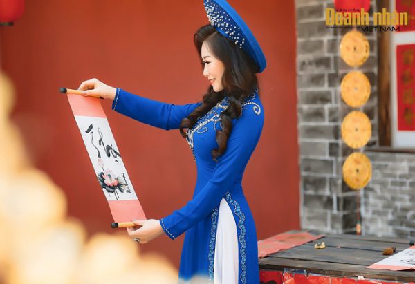 Nữ hoàng Thanh Châu gửi lời chúc Tết với bộ ảnh gây thương nhớ