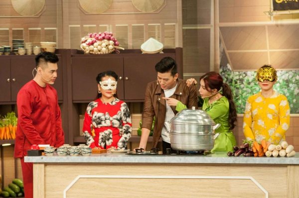 Khả Như – Lê Dương Bảo Lâm hóa vợ chồng trong gameshow ẩm thực