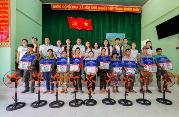 CLB Doanh nhân Sài Gòn trao khoảng 2 tỷ đồng trong hành trình Caravan “Kết nối – Yêu thương 2020”
