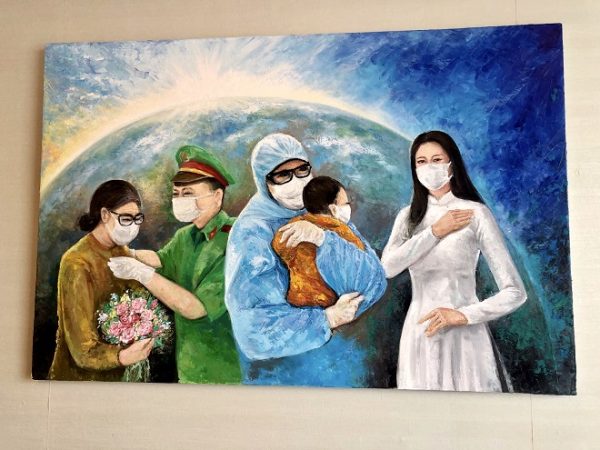 Hoa hậu Khánh Vân gửi những bức tranh “những trái tim dũng cảm” cho bác sĩ trong tranh