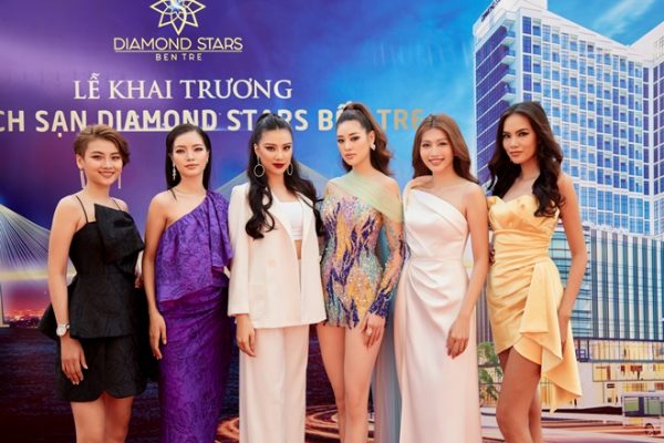 Các người đẹp Hoa hậu Hoàn vũ Việt Nam dự sự kiện thúc đẩy kinh tế du lịch Bến Tre