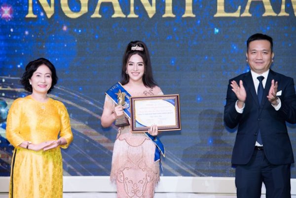 Á hậu Olivia Kim đón nhận giải thưởng “Thương hiệu được yêu thích 2020”
