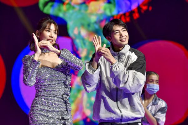 Min và Quang Đăng tái hiện vũ đạo “gây sốt” thế giới trong năm 2020