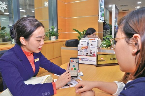 Tiền di động mở ra con đường cho các công ty viễn thông Việt Nam