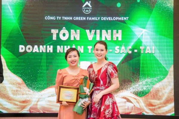 Hằng Nguyễn – Từ công nhân lương hơn 1 triệu thành nữ giám đốc điều hành, doanh nhân Tâm – Tài – Sắc