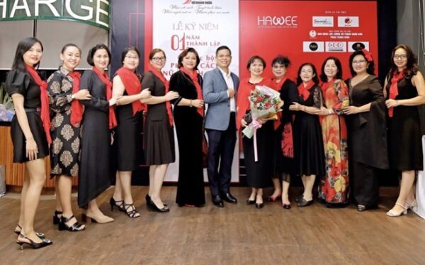 Lễ kỷ niệm 1 năm thành lập CLB phong cách nữ doanh nhân
