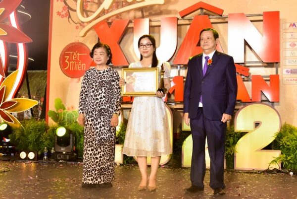 Công ty Trà VG Việt Nam đón niềm vui vinh danh “Trái tim vàng vì cộng đồng” nhân dịp cuối năm