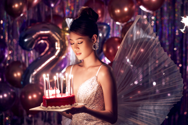 Hoa hậu Khánh Vân gửi gắm nhiều tâm sự trong bộ ảnh mừng tuổi 27