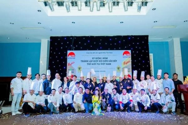 Đầu bếp Hồ Thành Sơn cùng hành trình đưa ẩm thực xứ dừa Minh Châu đạt giải thưởng “Thương hiệu, sản phẩm, dịch vụ được khách hàng tin dùng 2022”