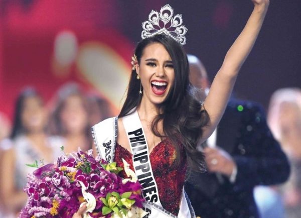 Miss Universe 2018 – Catriona Gray ngồi ghế giám khảo đêm chung kết hoa hậu hoàn vũ Việt Nam 2022