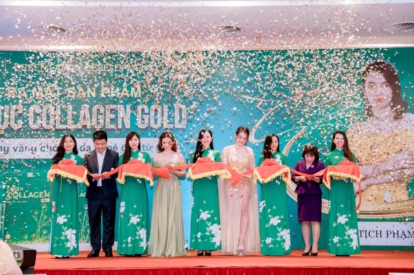 Hot TikToker Hà Bang Chủ ra mắt sản phẩm nước uống đẹp da Diệp Lục Collagen Gold