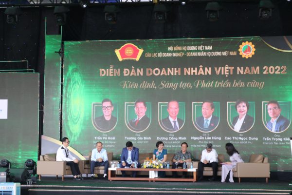 Diễn đàn Doanh nhân Việt Nam 2022: Kiên định, sáng tạo, phát triển bền vững