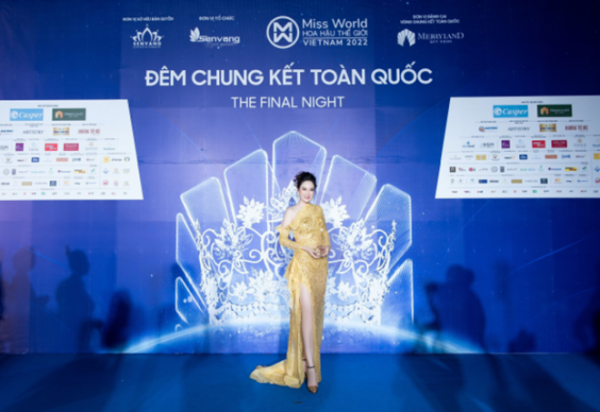 Hoa hậu Đàm Lưu Ly: Từ tiếp viên hàng không đến doanh nhân thành đạt