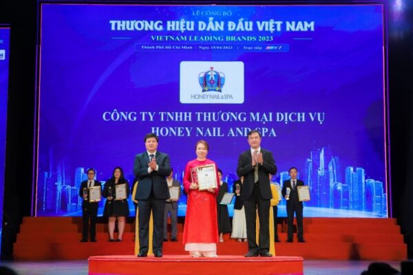 Honey Nail and Spa vinh dự lọt top 50 Thương hiệu dẫn đầu Việt Nam 2023