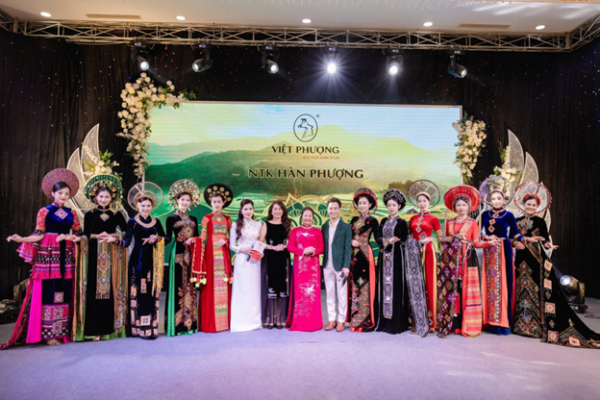 BST ‘Di sản áo dài – Ngàn năm hương sắc Việt’ tỏa sáng tại Gala Đại hội Đại biểu Hội Nữ Doanh nhân Tỉnh Thái Nguyên