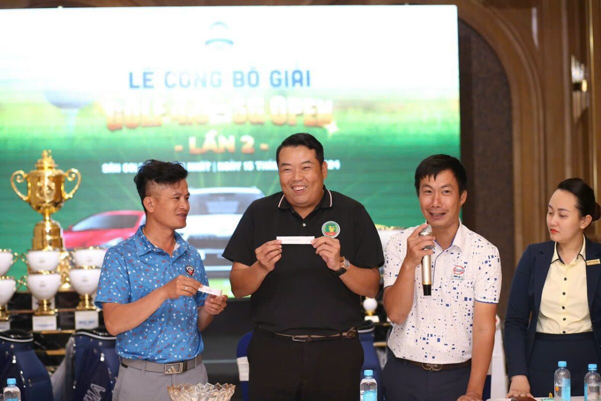 Đại diện các CLB golf tham dự giải bốc thăm thi đấu