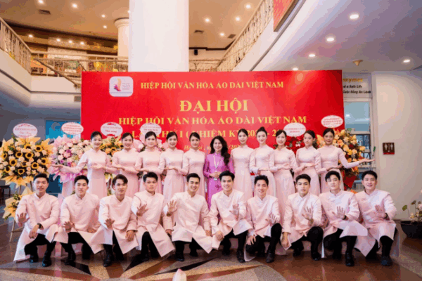 CLB Di sản Áo dài Việt Nam tỉnh Thái Nguyên góp phần gìn giữ và lan tỏa vẻ đẹp tà áo dài