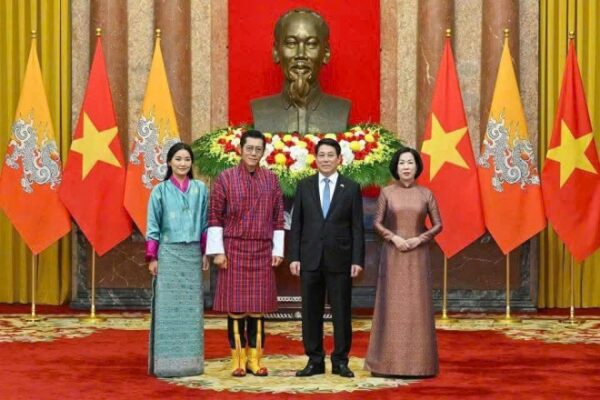 Quốc vương Bhutan và Hoàng hậu – những người ăn thực vật đến thăm Việt Nam