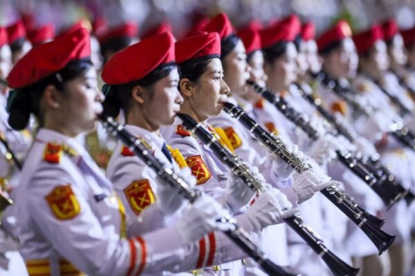 Ấn tượng những nữ quân nhân diễu hành A80