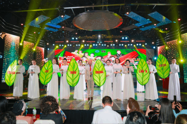 Đêm nhạc “Hội Ngộ – Chuyến Xe 0 Đồng”: lan tỏa yêu thương, gần 200 triệu đồng được quyên góp