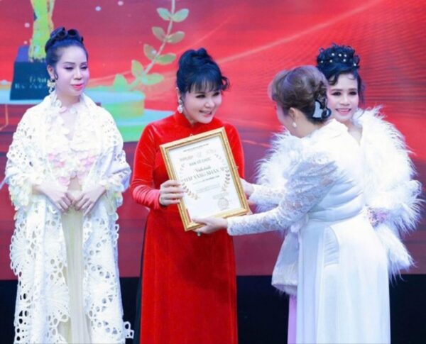 Doanh nhân Lê Thị Minh Tâm: Từ niềm đam mê cái đẹp đến danh hiệu “Hạt vàng nhân ái”.