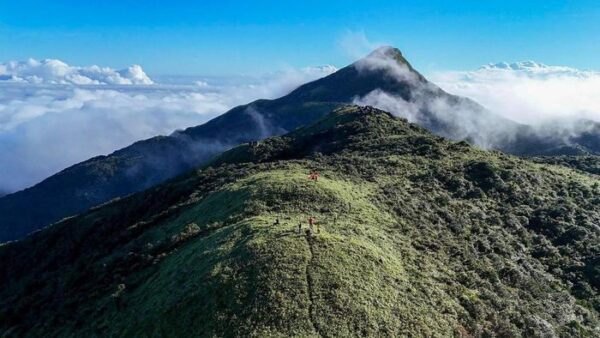 Mê mẩn giữa biển mây trên ‘nóc nhà’ Quảng Trị