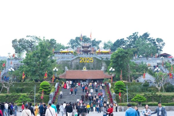 Gìn giữ, phát huy giá trị cảnh quan Di tích lịch sử quốc gia đặc biệt Đền Cửa Ông