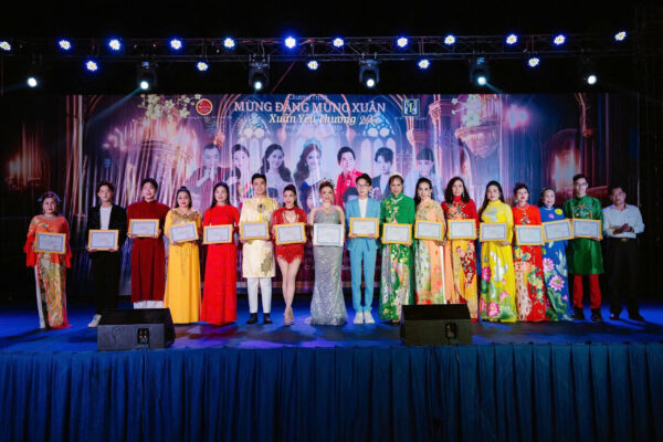 Hoa hậu Tuyết Mai tổ chức chương trình “Xuân Yêu Thương” tại Tri Tôn, An Giang