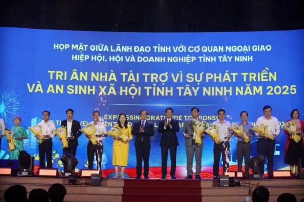 Tây Ninh họp mặt ngoại giao – doanh nghiệp mừng Xuân Bính Ngọ 2026: Đồng hành bứt phá, phát triển bền vững