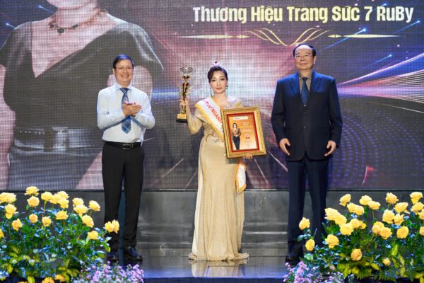 Doanh nhân Nguyễn Thị Bảy: ‘Đại Sứ Ngành Trang Sức’ lan tỏa vẻ đẹp từ sự an yên