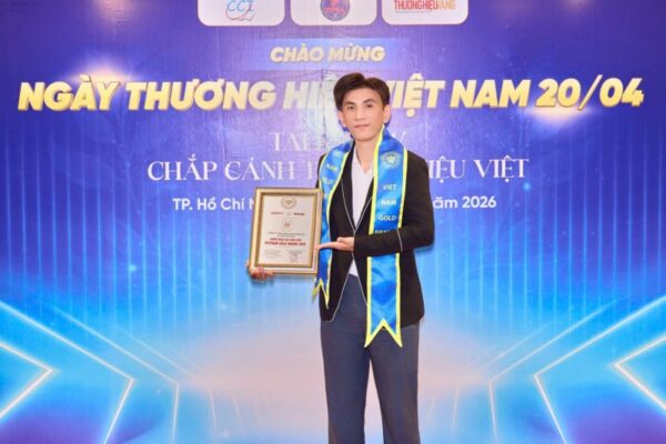 Vũ Mẫn Quilling khẳng định vị thế với giải thưởng Thương hiệu Vàng sau 4 năm khởi nghiệp.