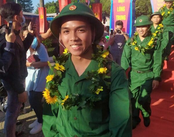 Ca sĩ Nguyễn Hoàng Nhựt: Từ người lính Bộ binh đến hành trình chinh phục ánh đèn sân khấu