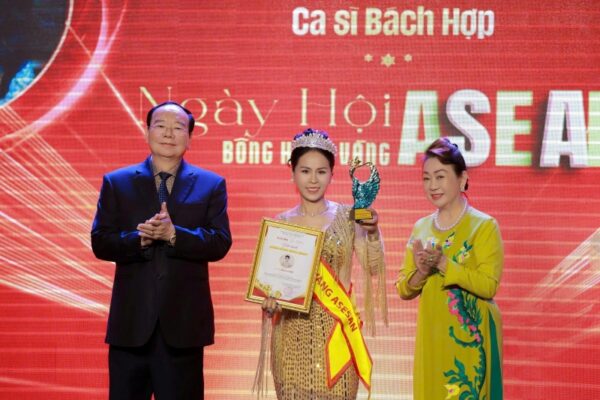 Ca sĩ Võ Thị Bích Hợp: Bông Hồng Vàng ASEAN 2026 Lan Tỏa Giá Trị Nhân Văn Từ Trái Tim Doanh Nhân
