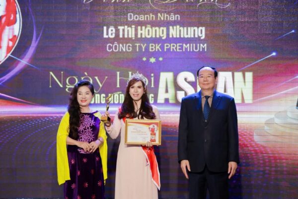 DOANH NHÂN LÊ THỊ HỒNG NHUNG: DANH HIỆU “DOANH NHÂN TÂM TÀI 2026” GIÚP TÔI CÓ THÊM ĐỘNG LỰC PHỤNG SỰ CỘNG ĐỒNG!